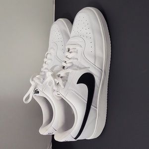 Mens nike white shoes size 13